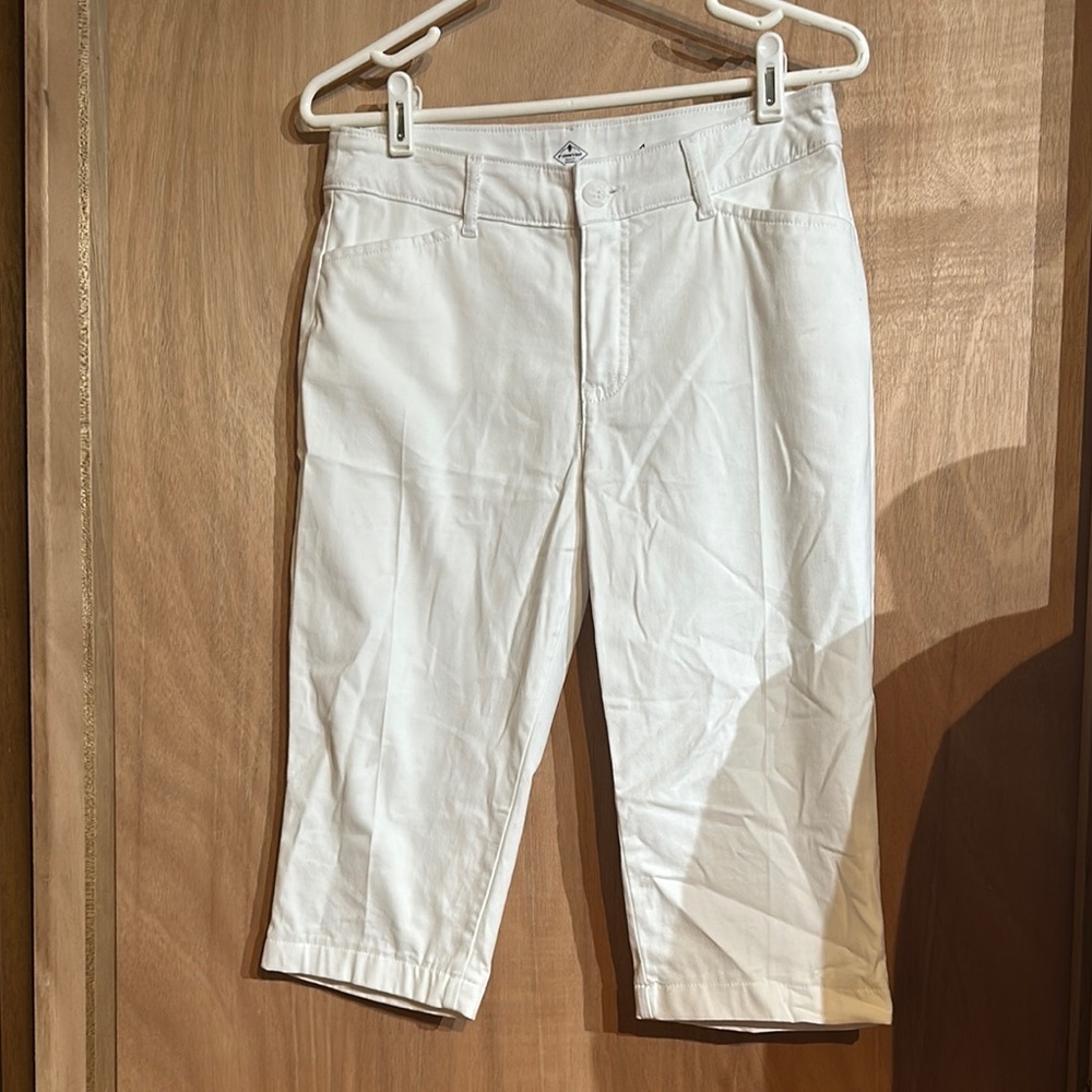 St. John's Bay Cream Capri Pants 4